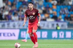 开云体育在线-上港客战武汉，卫冕冠军实力尽显无懈可击的简单介绍