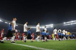 开云体育登录-高水平的足球比赛吸引众多观众