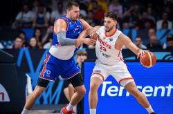 开云体育下载-欧洲职业篮球联赛季后赛争夺激烈