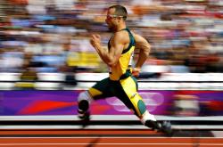 开云体育登录-杜兰特雷霆万钧！连续得分狂潮彻底压制勇士，诠释何为死神降临