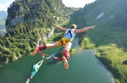 开云体育APP下载-冰火交锋，奥地利足球险胜英格兰，樊振东领军国乒再显王者风范