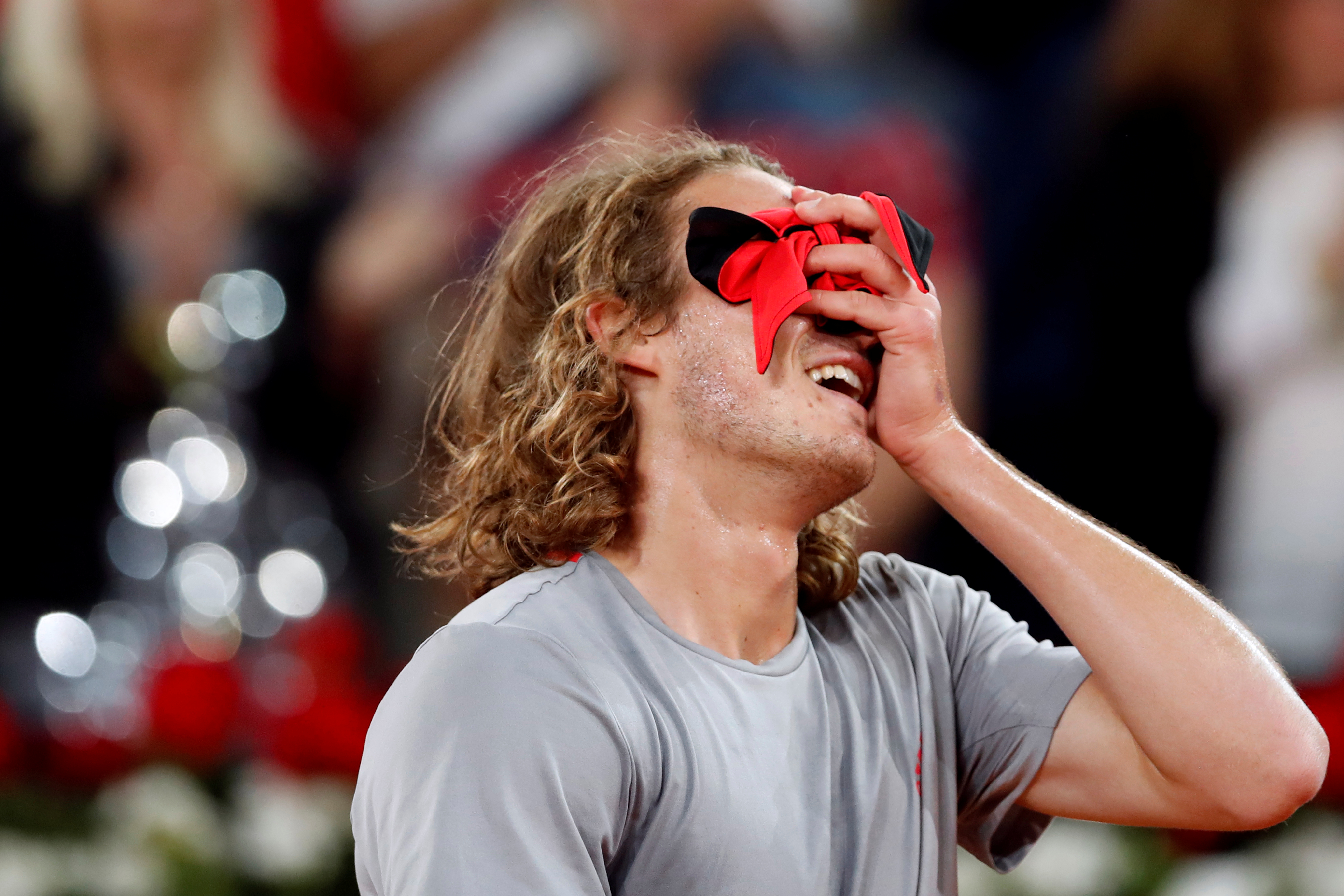 英国网球队血洗美国网球队，西西帕斯高光表现的简单介绍