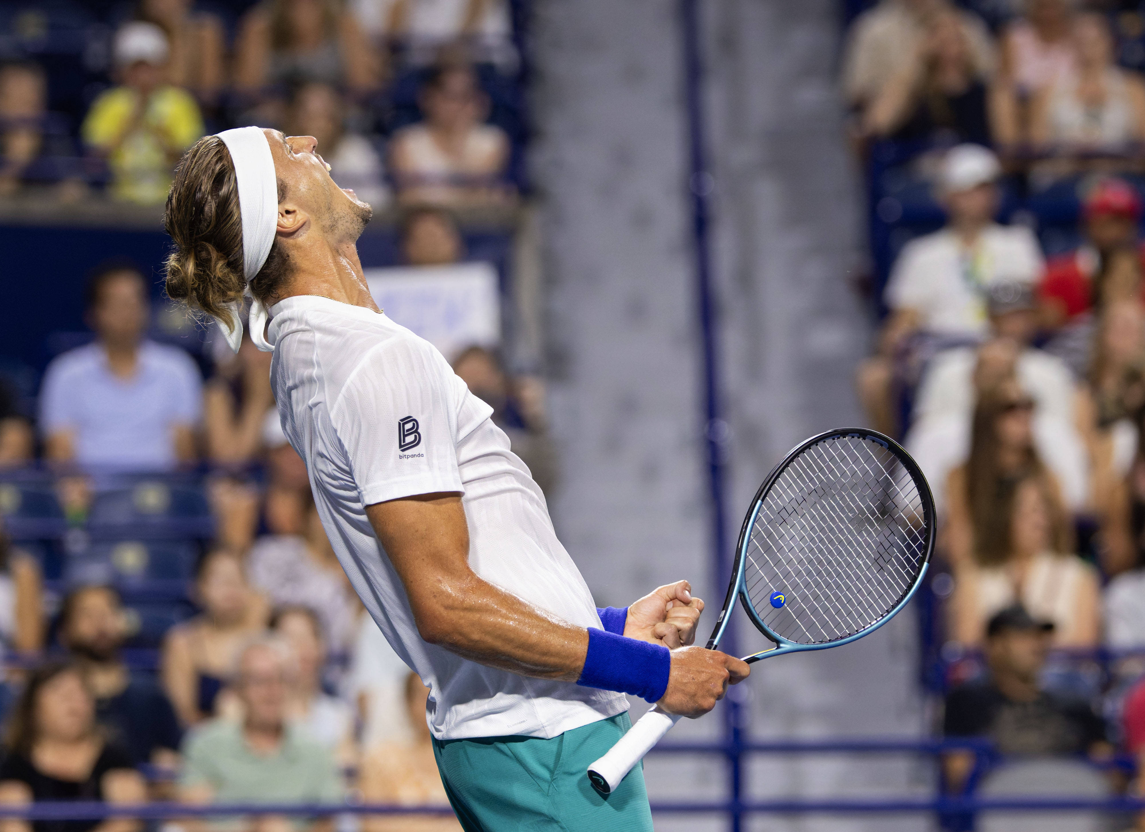 关于英国网球队鏖战澳大利亚网球队，兹维列夫绝境逆转的信息