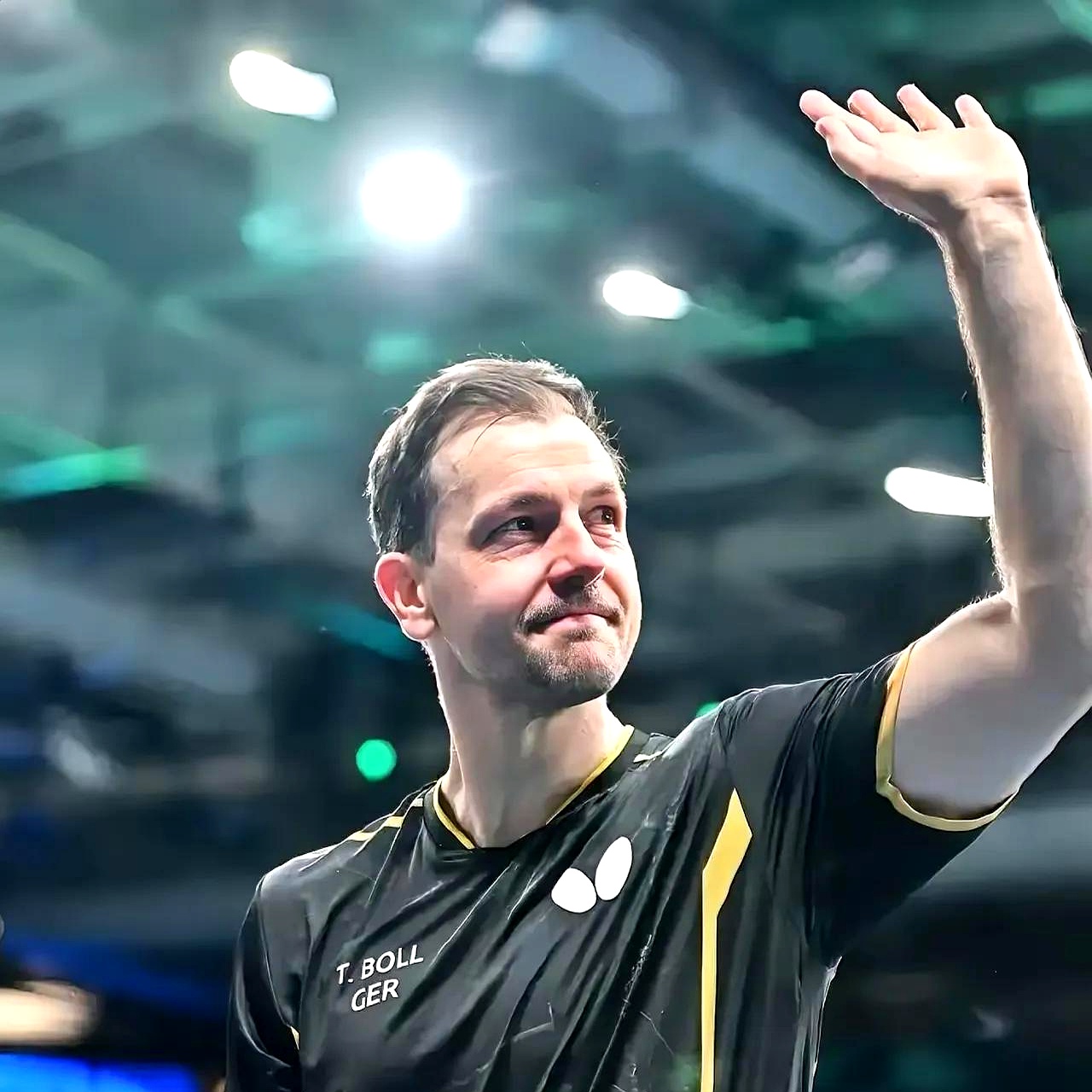 关于英国乒乓球队险胜比利时乒乓球队，波尔惊艳世界的信息