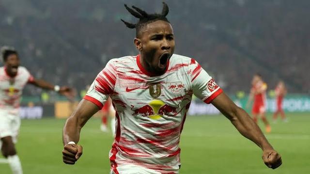 包含莱比锡红牛翻盘土耳其，恩昆库完成帽子戏法的词条