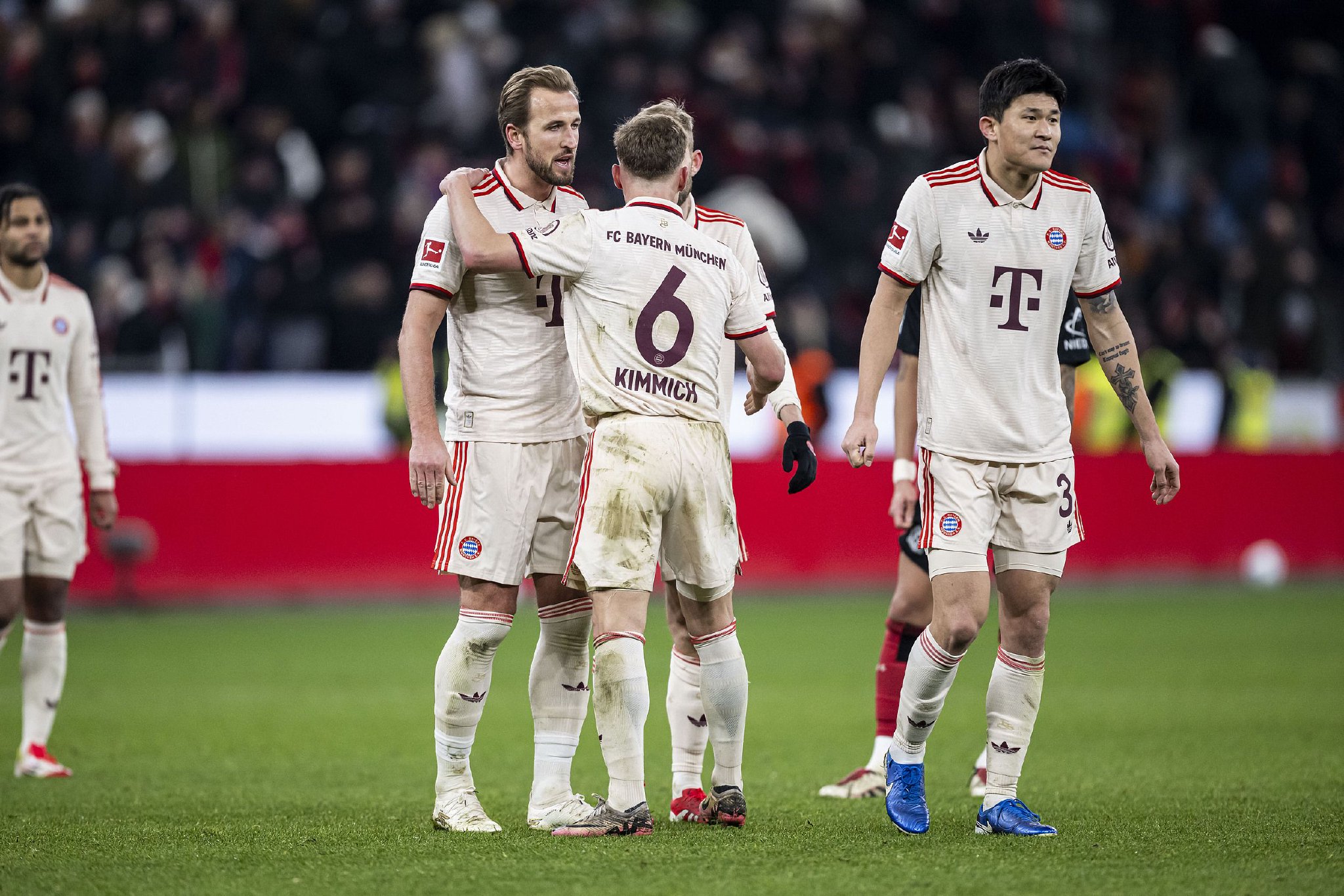 包含智利碾压拜仁，博格巴2统治全场的词条