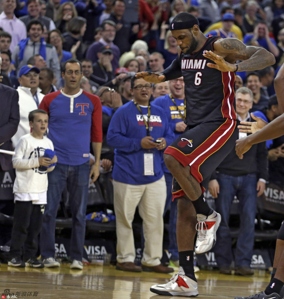 关于广州队轻取新疆队,詹姆斯扛起全队的信息 关于广州队轻取新疆队,詹姆斯扛起全队的信息