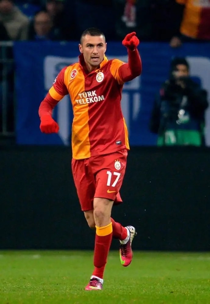 阿贾克斯意外淘汰对手，取得胜利