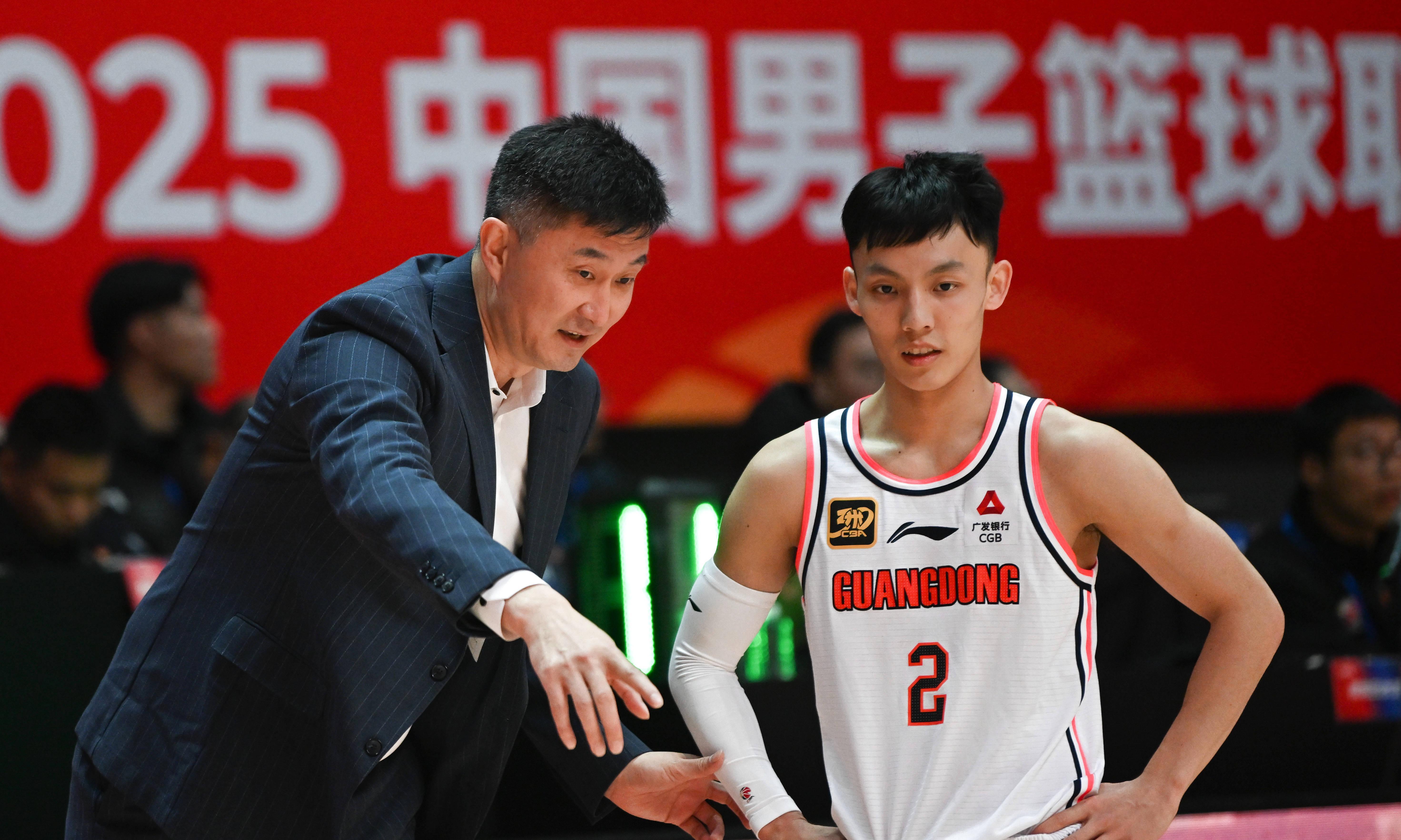 深圳男篮擒下广东，豪取四连胜