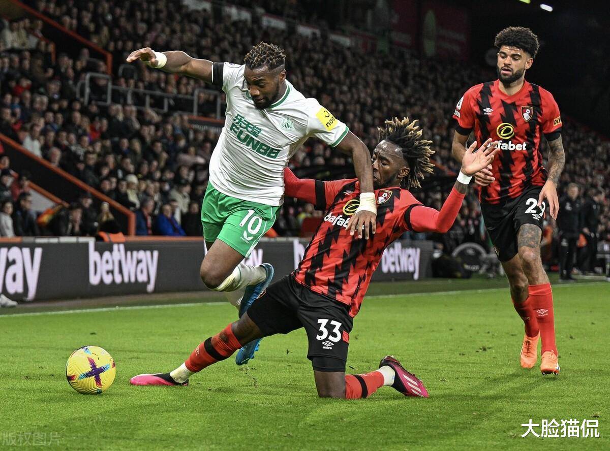 包含伯恩茅斯客场击败纽卡斯尔，取得关键胜利的词条