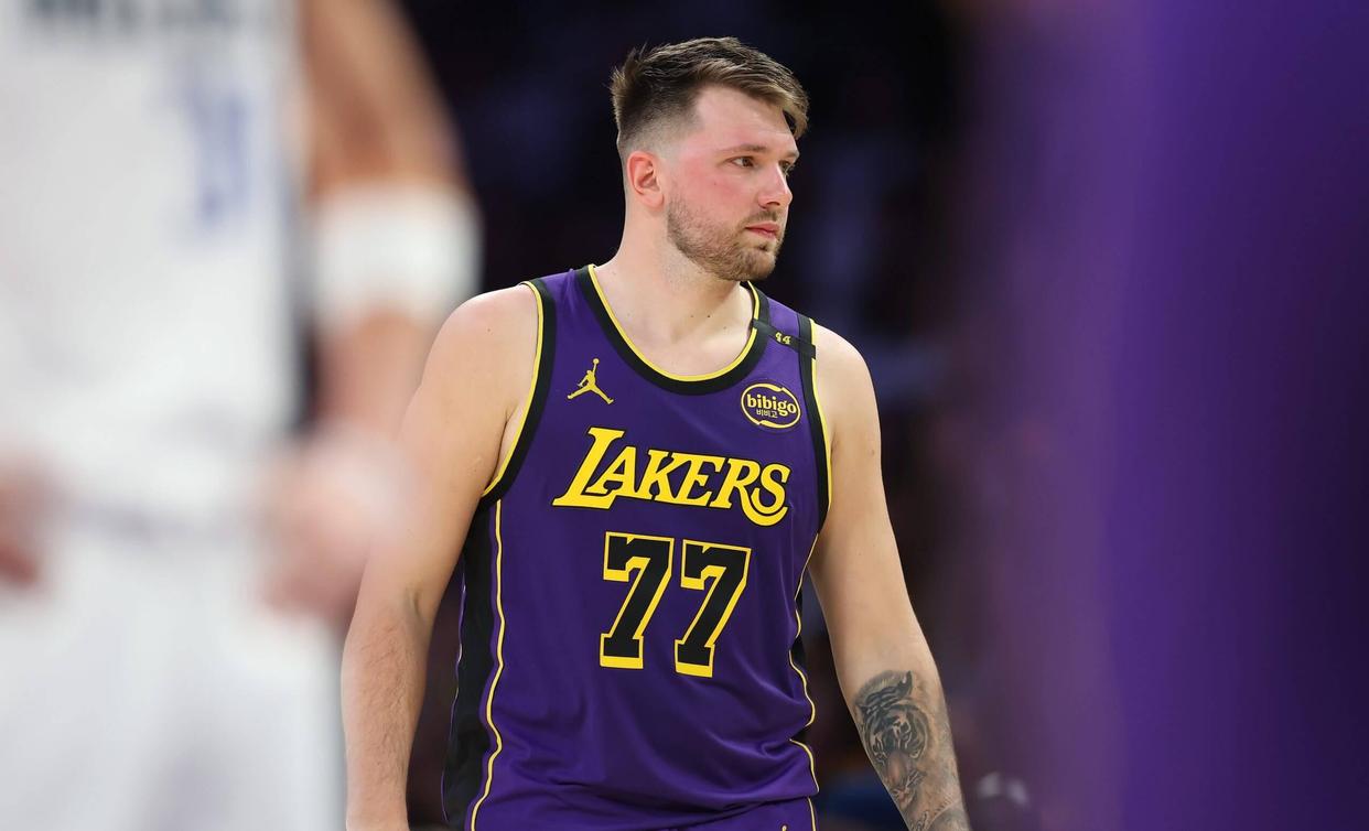 爵士轻取快船，东契奇点燃赛场的简单介绍