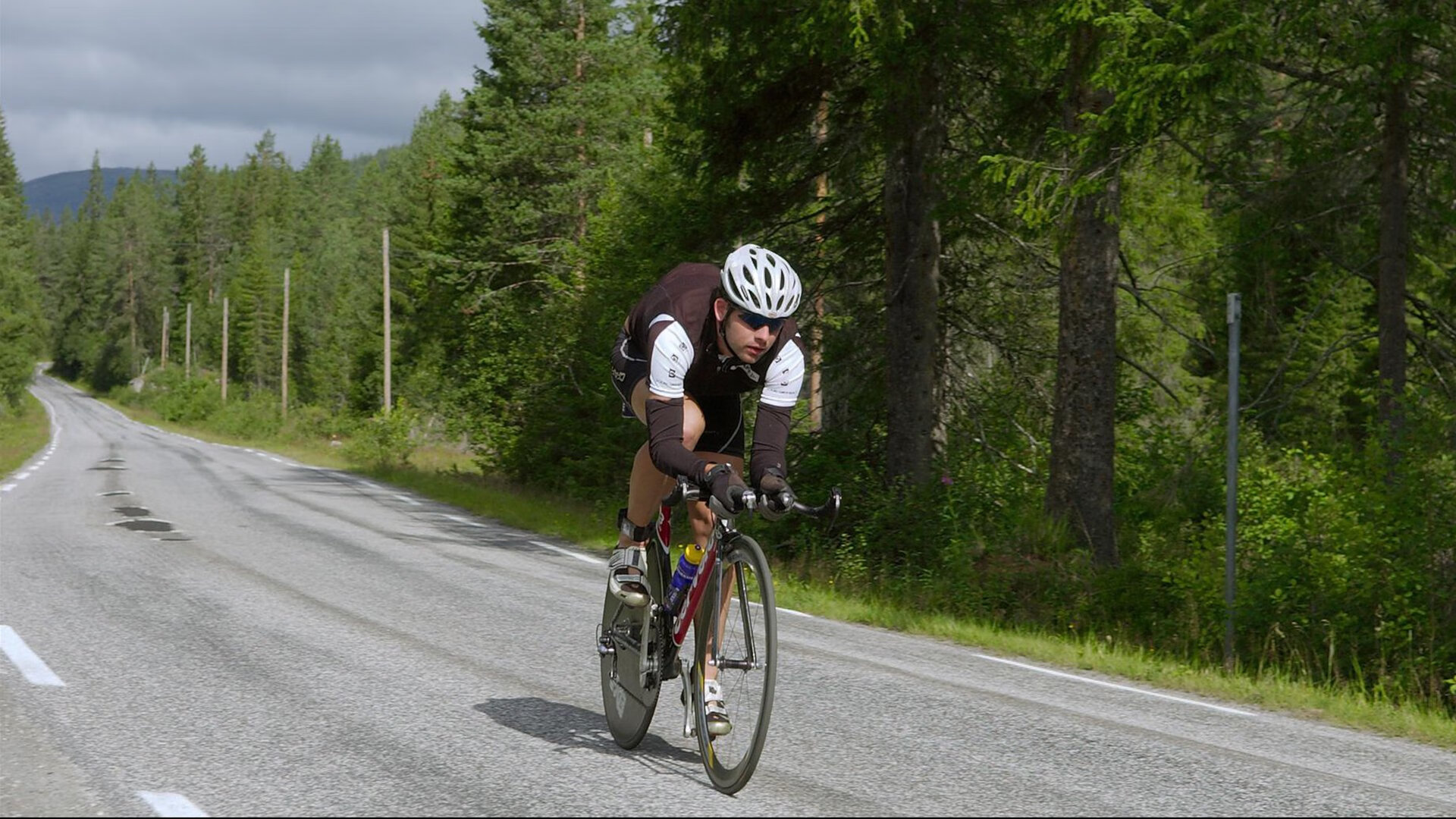 格纳布里爆发破僵局，沙特金元风暴下险胜伊拉克的争冠启示录