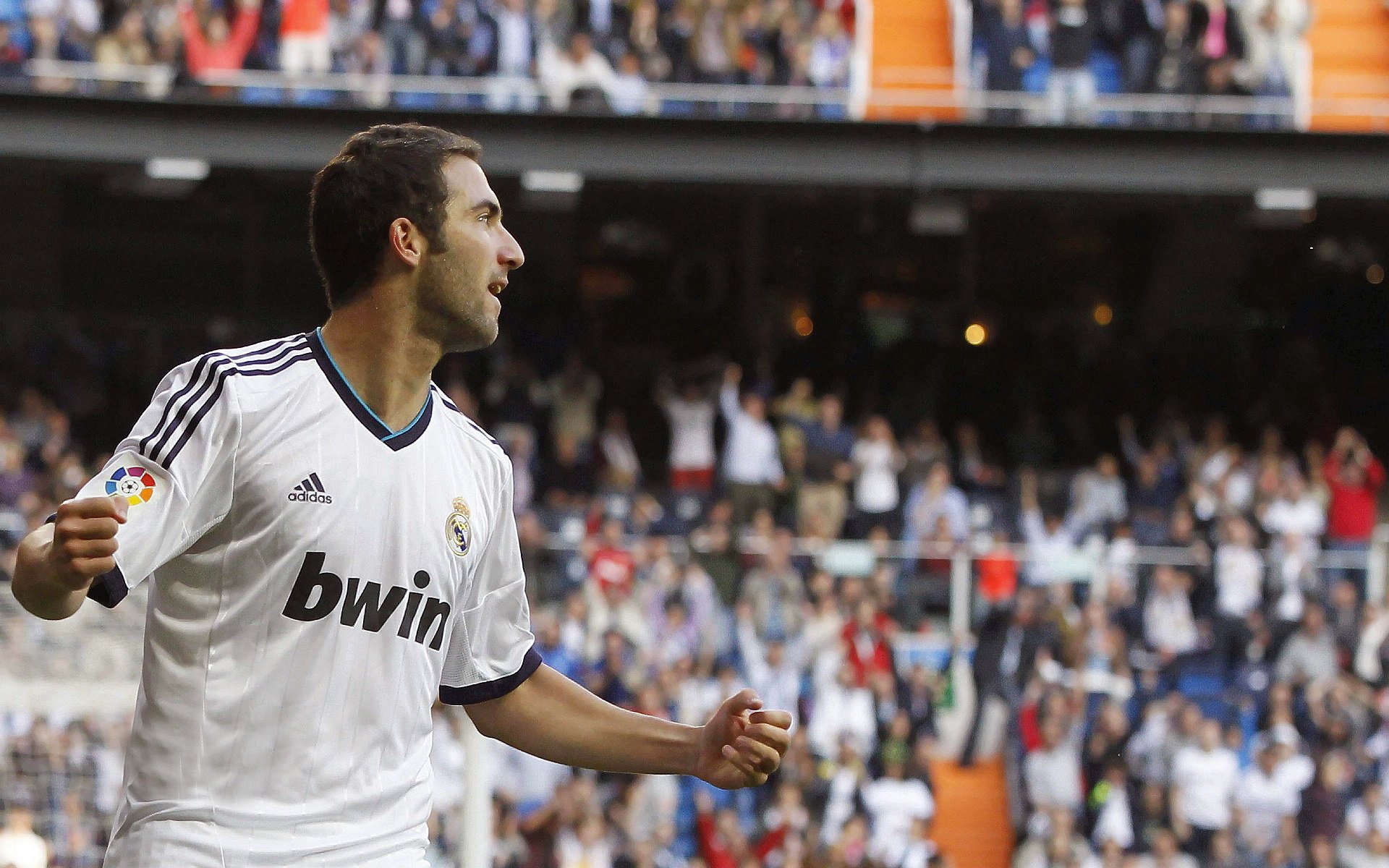 跨界接管，从F1赛道到曼联球门，奥纳纳的双重统治