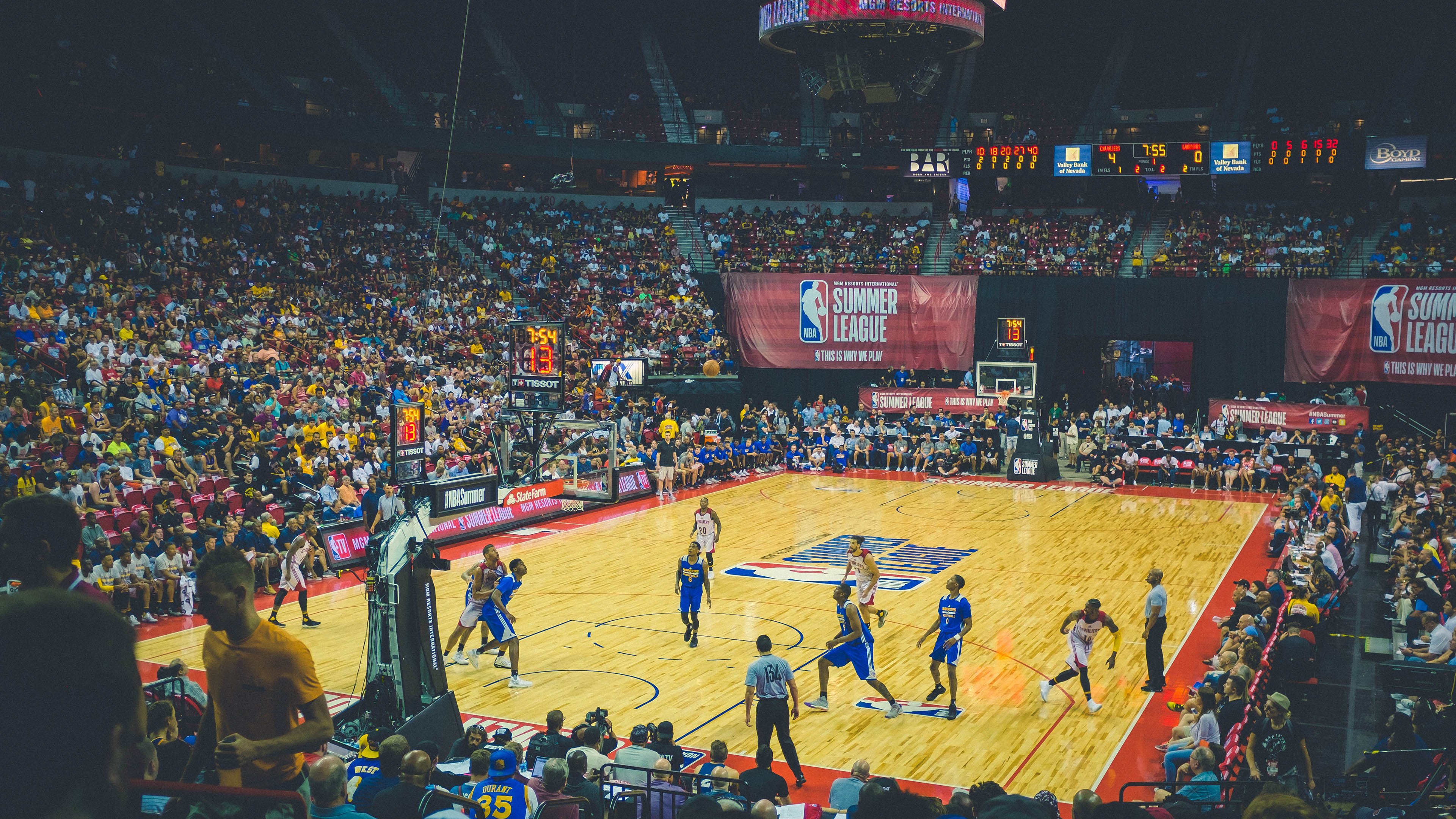 当骑士斩落开拓者，恩比德如何像F1冠军一样接管比赛